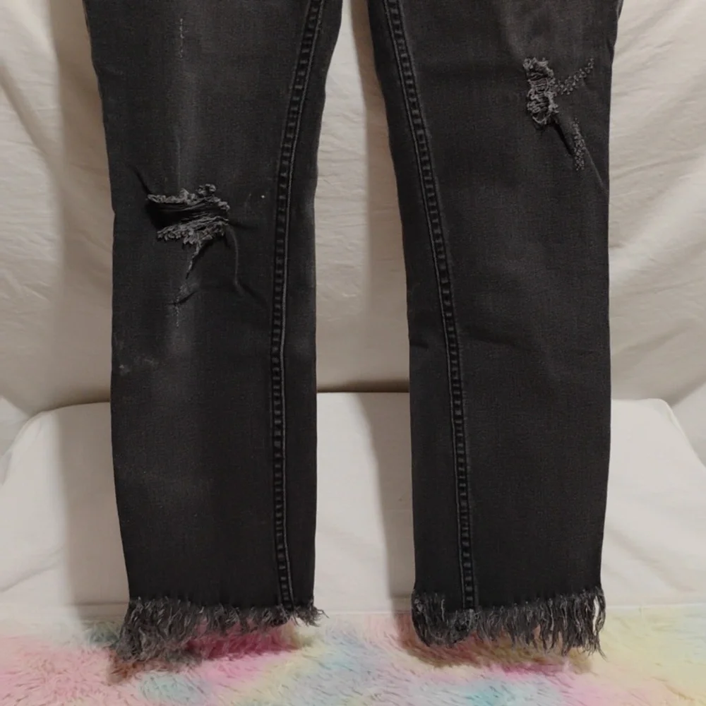 Free People Great Heights Fringed Hem Black Jeans Sz.29 Hardly Worn (A-72) - Picture 3 of 10